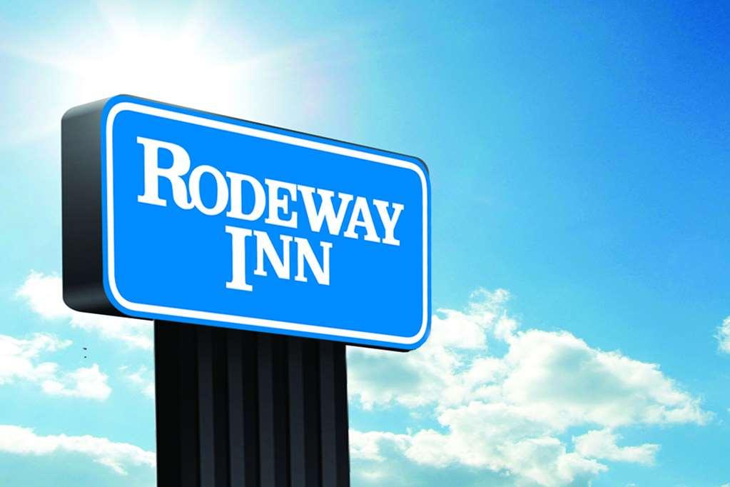 Rodeway Inn Flora Exterior photo